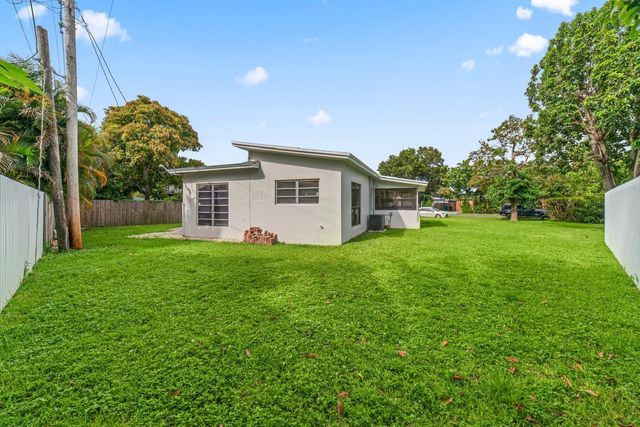 371 Kentucky Avenue, Fort Lauderdale, FL 33312