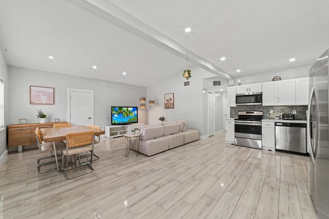 371 Kentucky Avenue, Fort Lauderdale, FL 33312