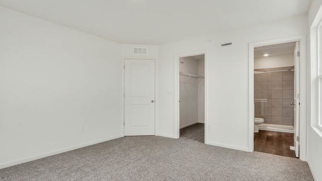 2046 Yellowstone Boulevard, Mundelein, IL 60060