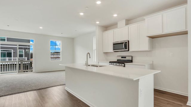 2046 Yellowstone Boulevard, Mundelein, IL 60060