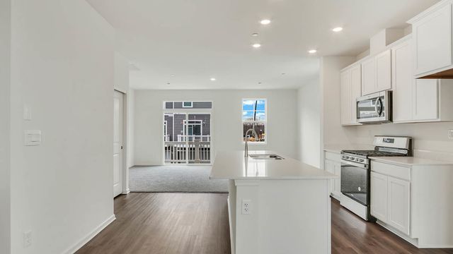 2046 Yellowstone Boulevard, Mundelein, IL 60060