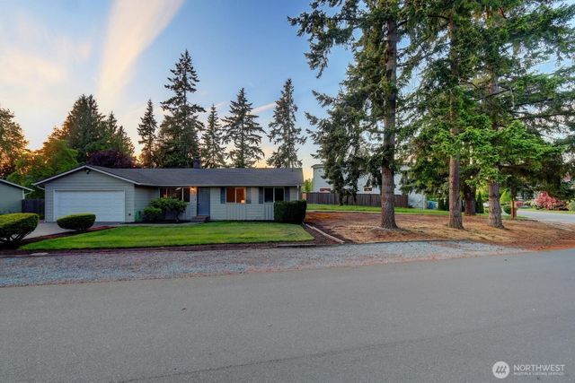 8305 214th Place SW, Edmonds, WA 98026