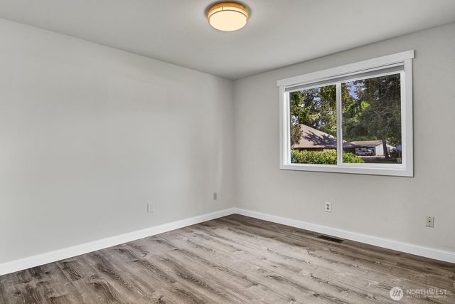 8305 214th Place SW, Edmonds, WA 98026