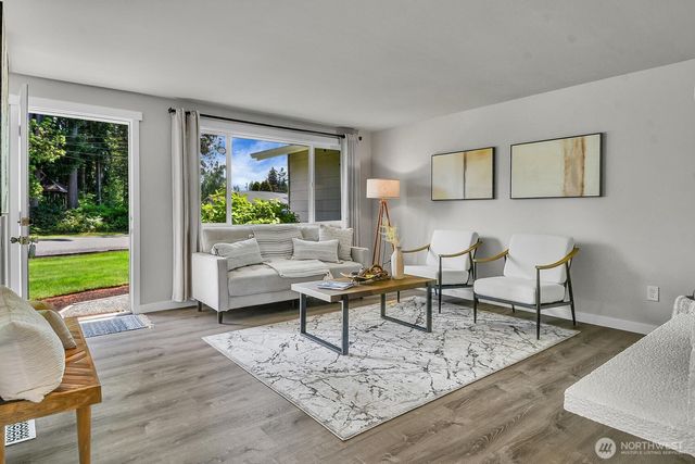 8305 214th Place SW, Edmonds, WA 98026