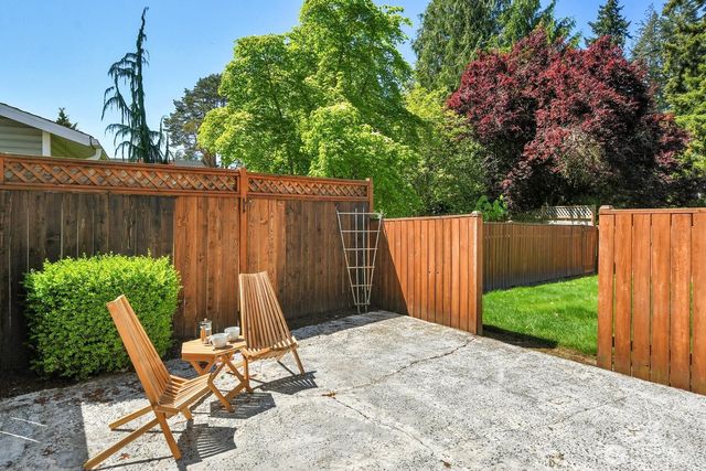 8305 214th Place SW, Edmonds, WA 98026