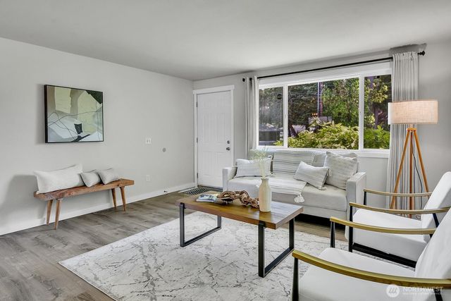 8305 214th Place SW, Edmonds, WA 98026