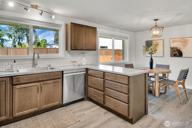 8305 214th Place SW, Edmonds, WA 98026