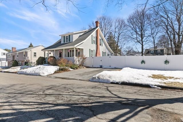 22 Blueridge Ave, Saugus, MA 01906