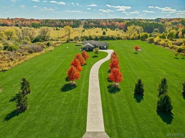 12835 Whitney Road, Holland, NY 14080