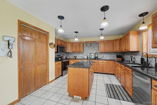 12835 Whitney Road, Holland, NY 14080