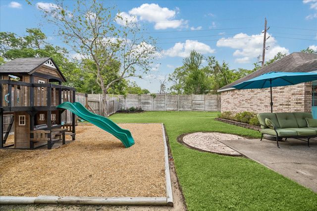 4410 Pine Breeze Drive, Kingwood, TX 77345