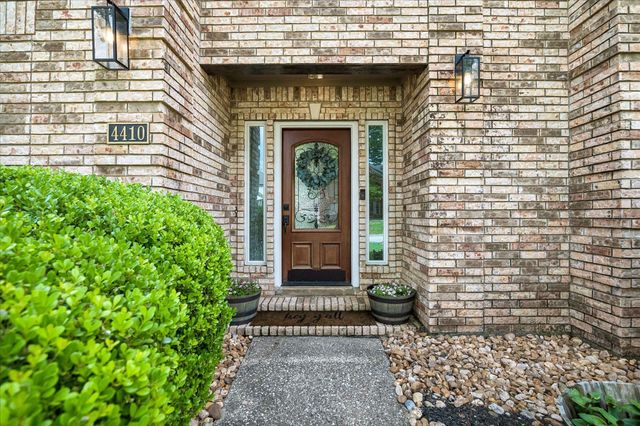 4410 Pine Breeze Drive, Kingwood, TX 77345