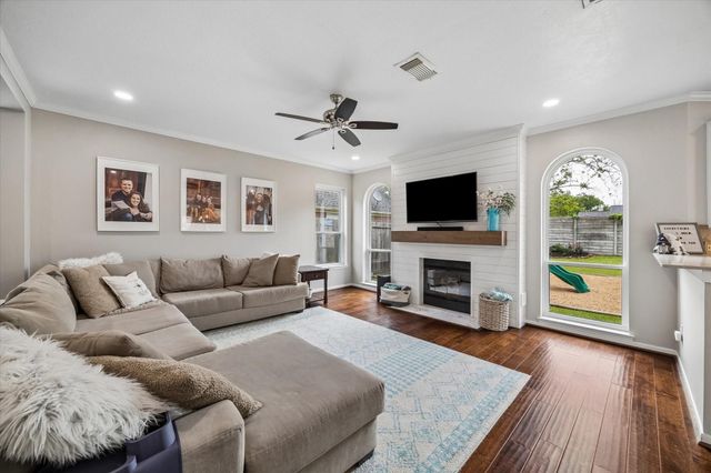 4410 Pine Breeze Drive, Kingwood, TX 77345