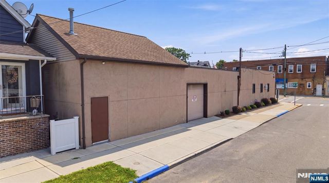521 Valley Brook Avenue, Lyndhurst, NJ 07071