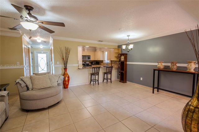 2435 SW 11th St 9-B, Miami, FL 33135