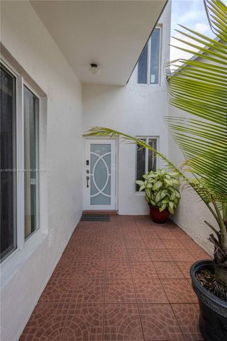 2435 SW 11th St 9-B, Miami, FL 33135