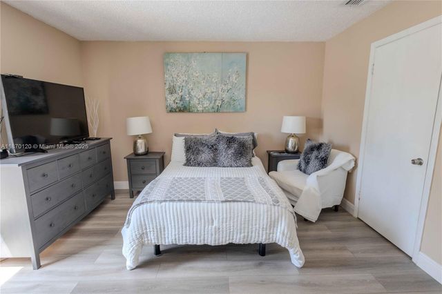 2435 SW 11th St 9-B, Miami, FL 33135