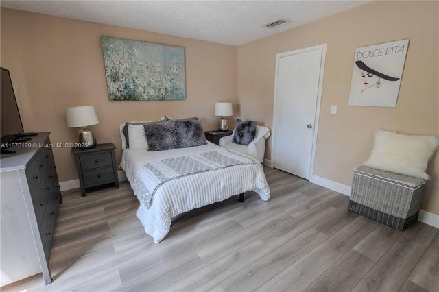 2435 SW 11th St 9-B, Miami, FL 33135