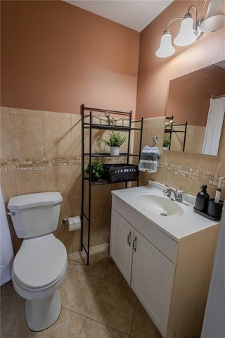 2435 SW 11th St 9-B, Miami, FL 33135