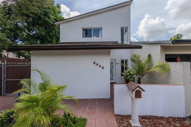 2435 SW 11th St 9-B, Miami, FL 33135