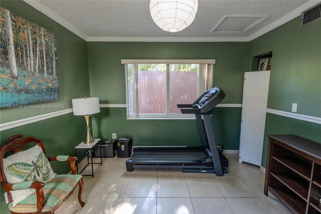 2435 SW 11th St 9-B, Miami, FL 33135