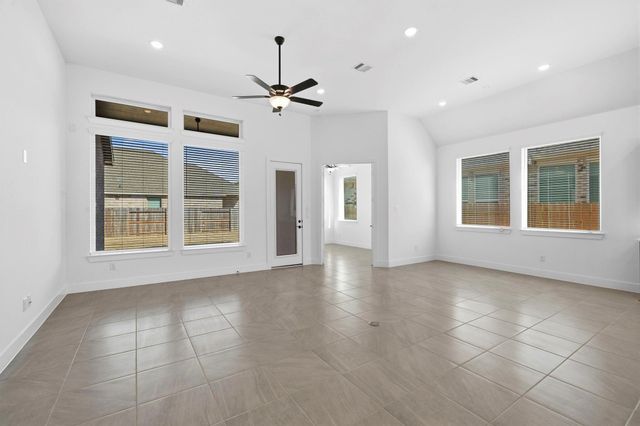 412 Hillview Nature, New Caney, TX 77357