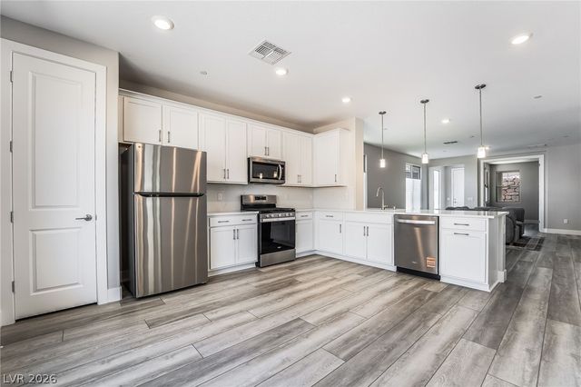 76 Crimson Cactus Avenue, Henderson, NV 89011