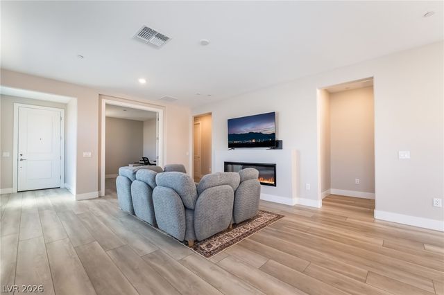 76 Crimson Cactus Avenue, Henderson, NV 89011