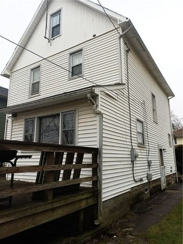 269 Baldwin Ave, Sharon, PA 16146