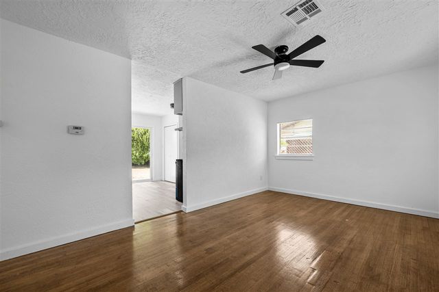927 SW 36th St, Lawton, OK 73505