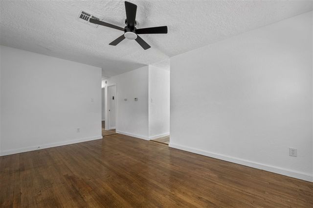 927 SW 36th St, Lawton, OK 73505