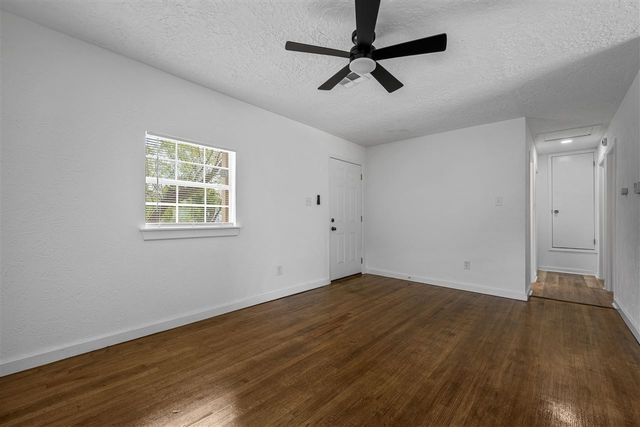 927 SW 36th St, Lawton, OK 73505