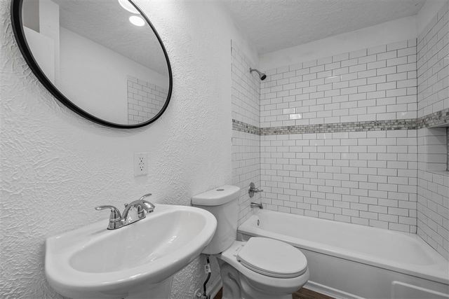 927 SW 36th St, Lawton, OK 73505