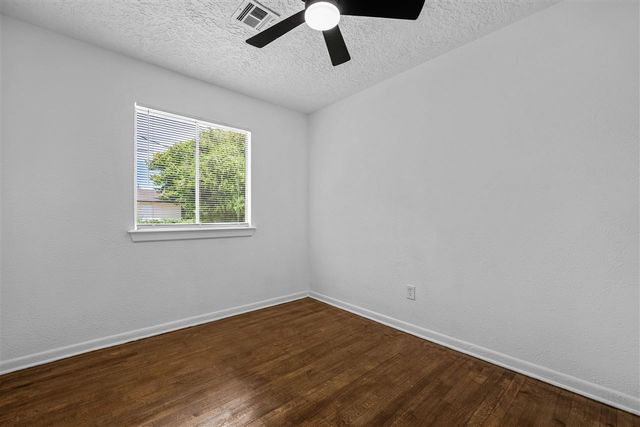 927 SW 36th St, Lawton, OK 73505