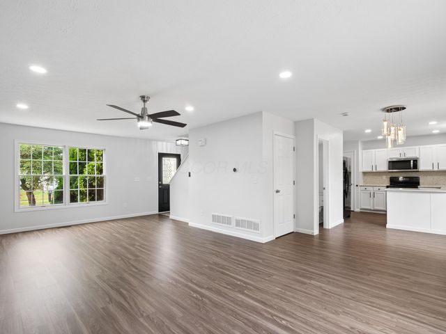 2080 Sondra Lane, Grove City, OH 43123