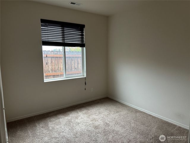 720 S Lakeland Drive, Moses Lake, WA 98837