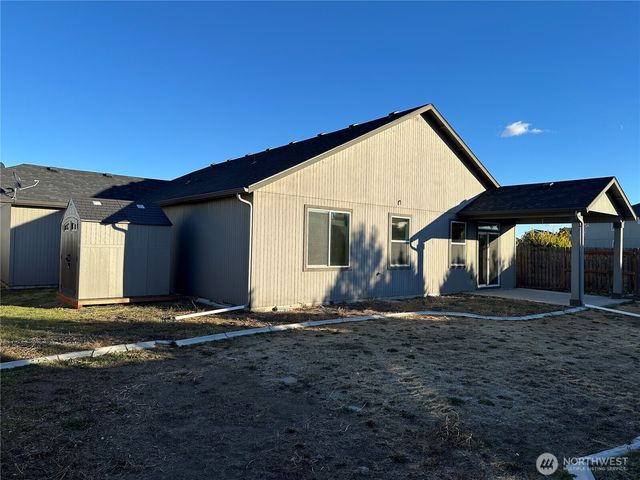720 S Lakeland Drive, Moses Lake, WA 98837