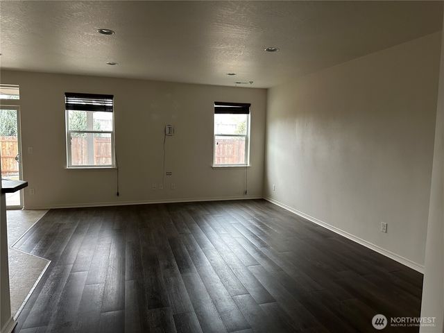 720 S Lakeland Drive, Moses Lake, WA 98837