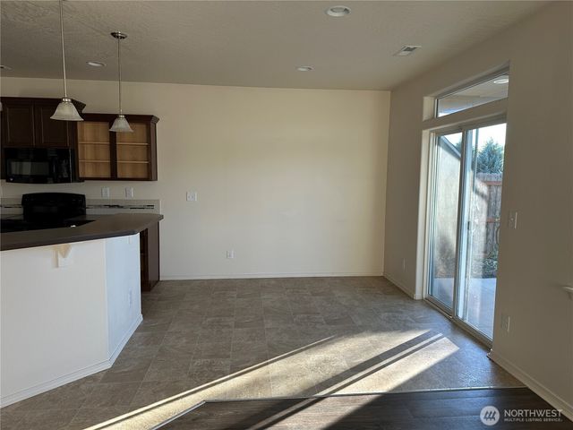 720 S Lakeland Drive, Moses Lake, WA 98837