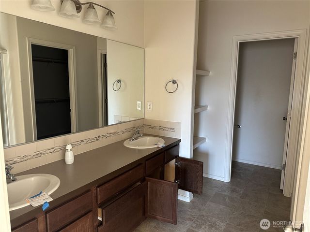 720 S Lakeland Drive, Moses Lake, WA 98837