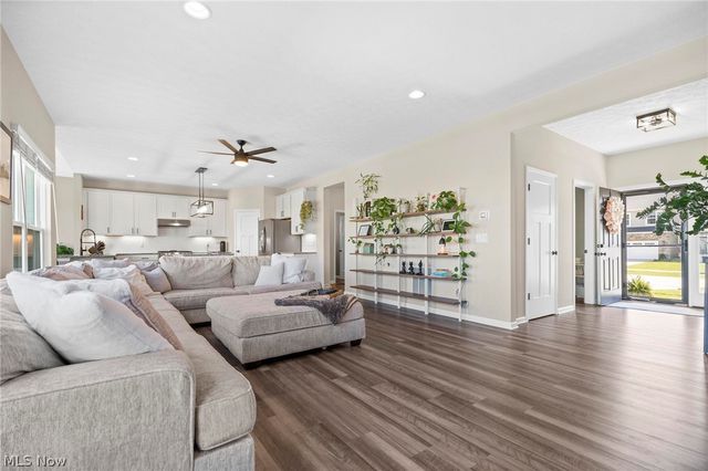 6872 Hatching Way, North Ridgeville, OH 44039