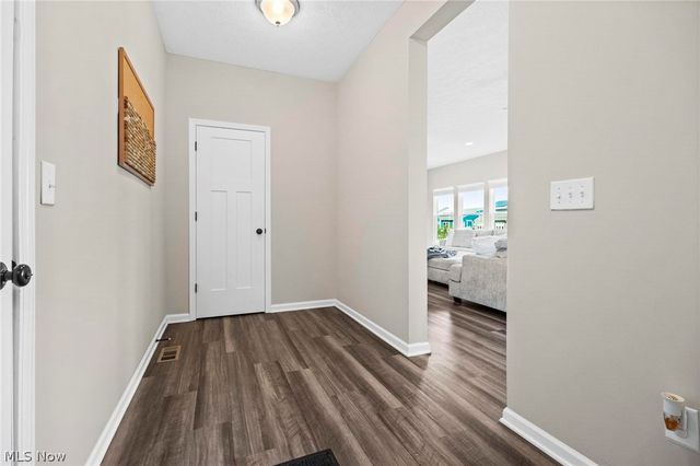 6872 Hatching Way, North Ridgeville, OH 44039