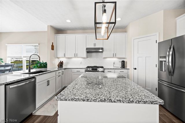 6872 Hatching Way, North Ridgeville, OH 44039