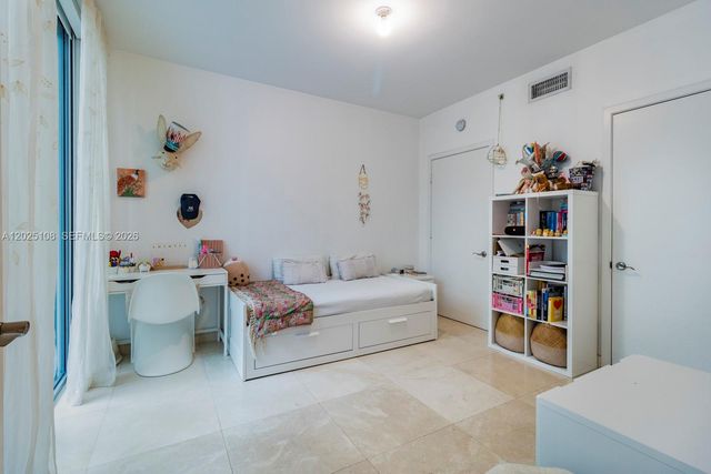 6000 Collins Ave 108, Miami Beach, FL 33140