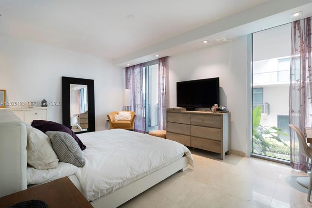 6000 Collins Ave 108, Miami Beach, FL 33140