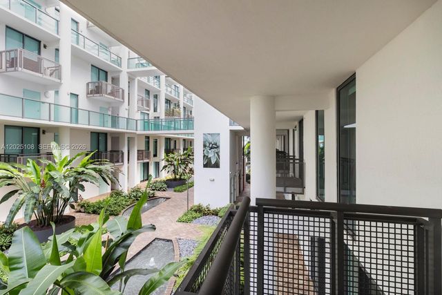 6000 Collins Ave 108, Miami Beach, FL 33140