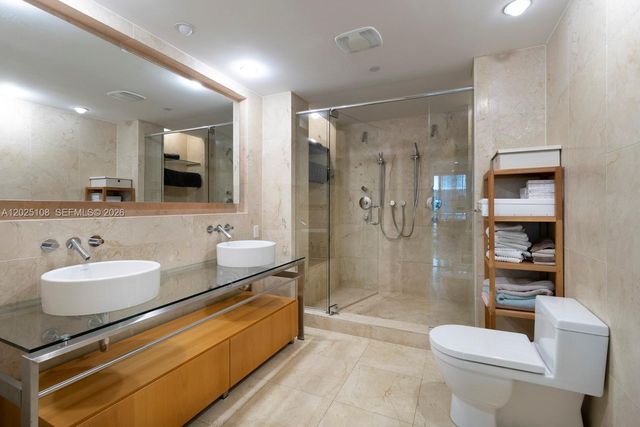 6000 Collins Ave 108, Miami Beach, FL 33140