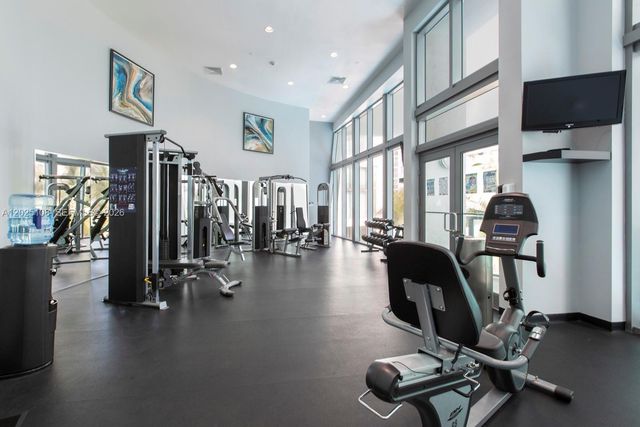6000 Collins Ave 108, Miami Beach, FL 33140