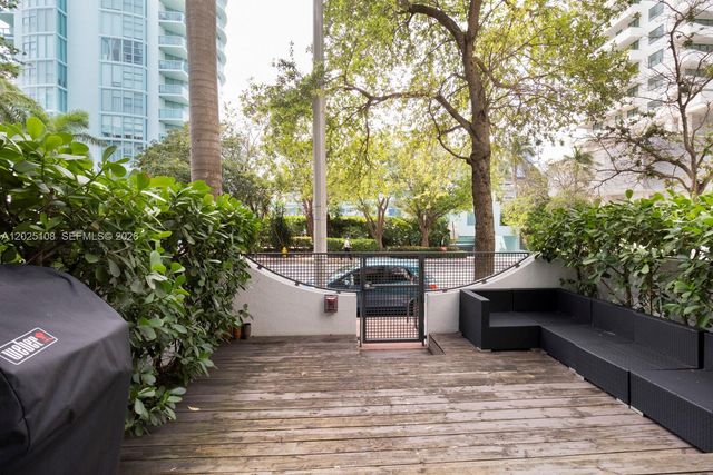6000 Collins Ave 108, Miami Beach, FL 33140