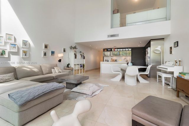 6000 Collins Ave 108, Miami Beach, FL 33140